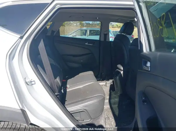 KM8J3CA45JU830560 2018 HYUNDAI TUCSON - Image 8