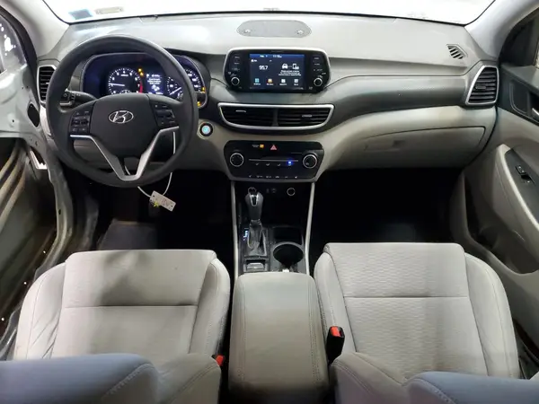 KM8J3CA45KU060121 2019 HYUNDAI TUCSON - Image 8