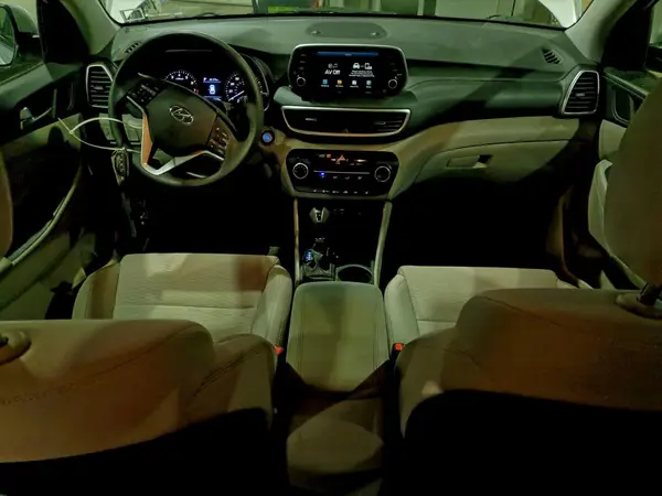 KM8J3CA45KU068381 2019 HYUNDAI TUCSON - Image 8