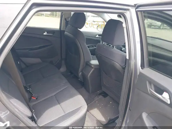 KM8J3CA45KU077470 2019 HYUNDAI TUCSON - Image 8