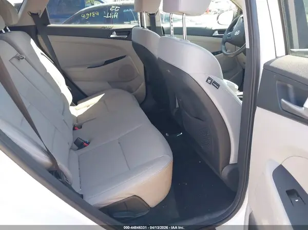 KM8J3CA45KU844332 2019 HYUNDAI TUCSON - Image 8