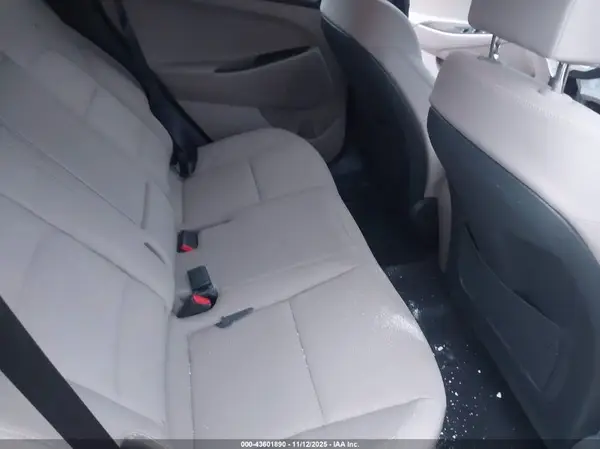 KM8J3CA45KU970075 2019 HYUNDAI TUCSON - Image 8
