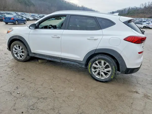 KM8J3CA45KU983814 2019 HYUNDAI TUCSON - Image 2