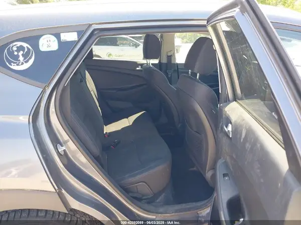 KM8J3CA45KU990648 2019 HYUNDAI TUCSON - Image 8