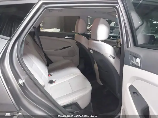 KM8J3CA45LU136535 2020 HYUNDAI TUCSON - Image 8
