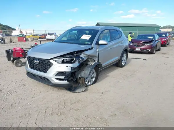 KM8J3CA45LU271577 2020 HYUNDAI TUCSON - Image 2