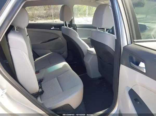 KM8J3CA45LU271577 2020 HYUNDAI TUCSON - Image 8