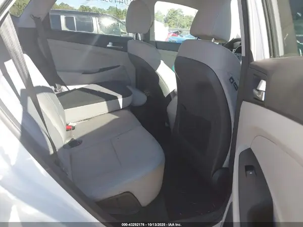 KM8J3CA45MU336624 2021 HYUNDAI TUCSON - Image 8