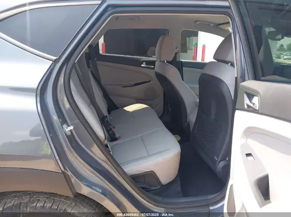 KM8J3CA45MU389730 2021 HYUNDAI TUCSON - Image 8