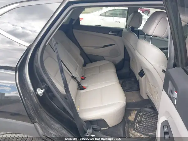 KM8J3CA46GU021724 2016 HYUNDAI TUCSON - Image 8