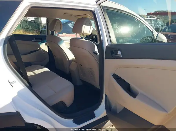 KM8J3CA46GU023683 2016 HYUNDAI TUCSON - Image 8