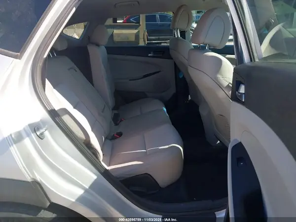 KM8J3CA46GU066825 2016 HYUNDAI TUCSON - Image 8