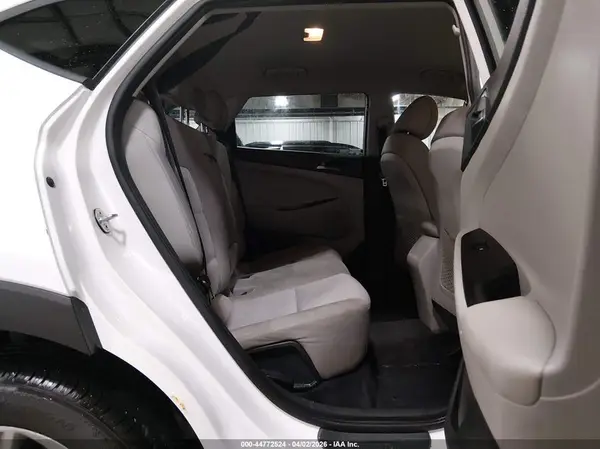 KM8J3CA46GU082605 2016 HYUNDAI TUCSON - Image 8