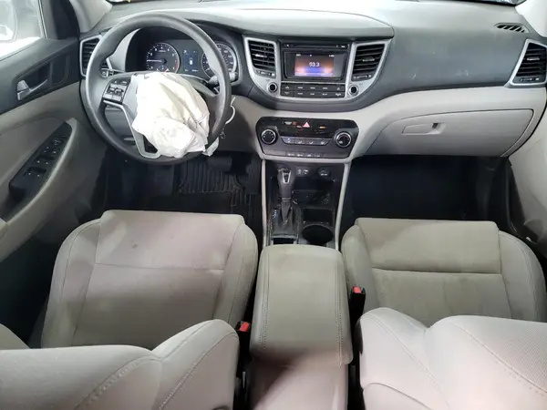 KM8J3CA46GU092650 2016 HYUNDAI TUCSON - Image 8