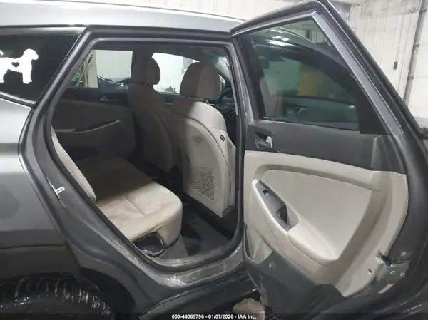 KM8J3CA46GU130393 2016 HYUNDAI TUCSON - Image 8