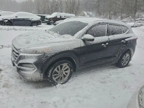 KM8J3CA46GU138820 2016 HYUNDAI TUCSON - Image 1