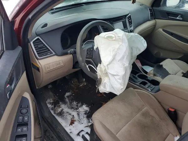 KM8J3CA46GU139501 2016 HYUNDAI TUCSON - Image 8