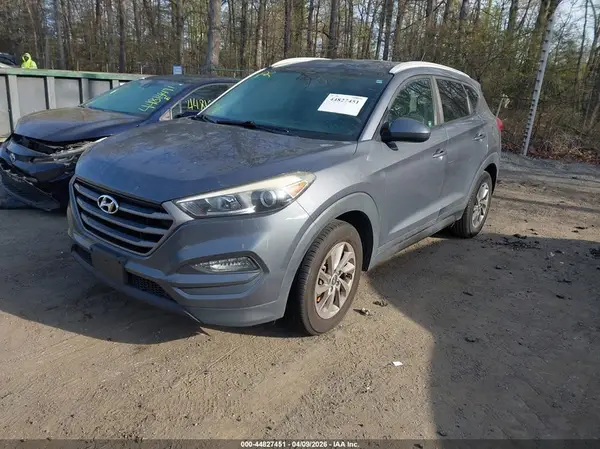 KM8J3CA46GU145511 2016 HYUNDAI TUCSON - Image 2