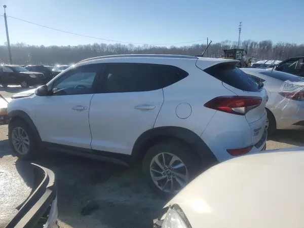KM8J3CA46GU179819 2016 HYUNDAI TUCSON - Image 2