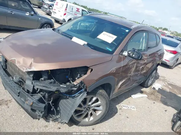 KM8J3CA46GU182378 2016 HYUNDAI TUCSON - Image 2