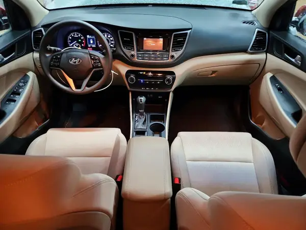 KM8J3CA46GU195633 2016 HYUNDAI TUCSON - Image 8