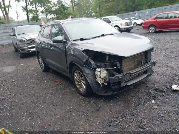 KM8J3CA46GU215914 2016 HYUNDAI TUCSON - Image 1