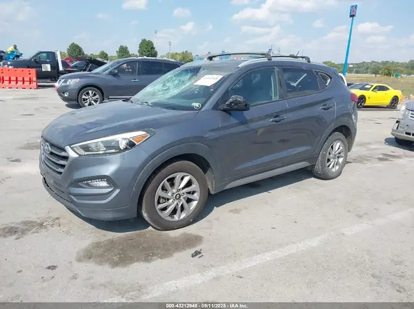KM8J3CA46HU252060 2017 HYUNDAI TUCSON - Image 2