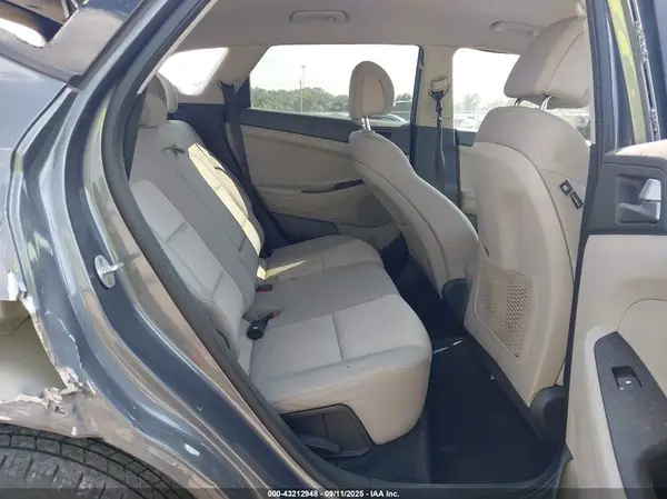 KM8J3CA46HU252060 2017 HYUNDAI TUCSON - Image 8