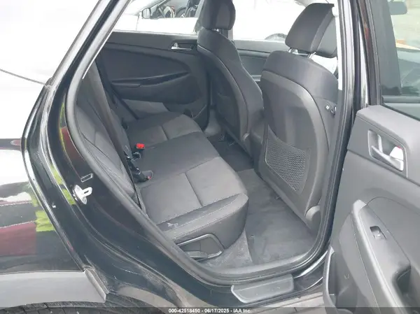 KM8J3CA46HU263995 2017 HYUNDAI TUCSON - Image 8