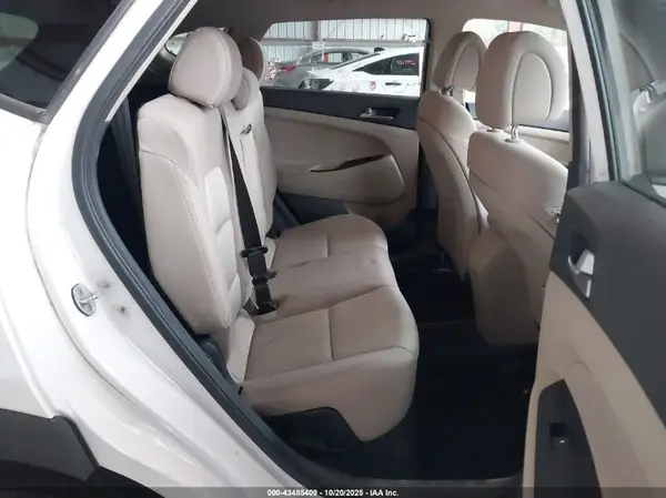 KM8J3CA46HU266668 2017 HYUNDAI TUCSON - Image 8