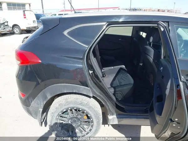 KM8J3CA46HU283051 2017 HYUNDAI TUCSON - Image 8
