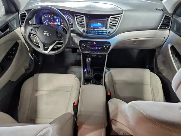 KM8J3CA46HU297452 2017 HYUNDAI TUCSON - Image 8