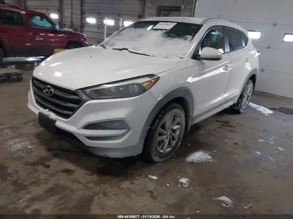 KM8J3CA46HU311110 2017 HYUNDAI TUCSON - Image 2