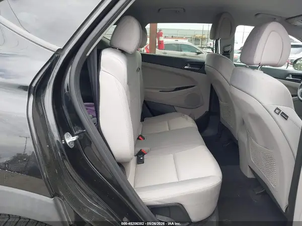 KM8J3CA46HU322639 2017 HYUNDAI TUCSON - Image 8