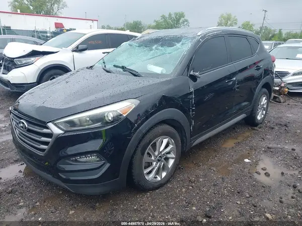 KM8J3CA46HU323645 2017 HYUNDAI TUCSON - Image 2