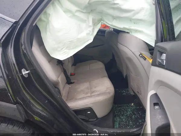 KM8J3CA46HU323645 2017 HYUNDAI TUCSON - Image 8
