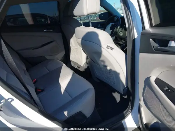 KM8J3CA46HU376457 2017 HYUNDAI TUCSON - Image 8