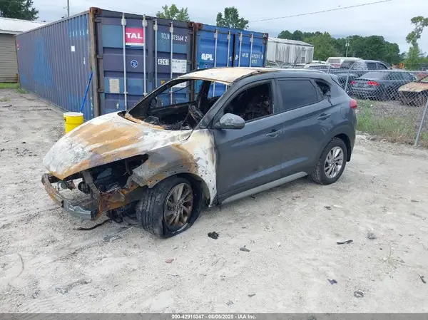 KM8J3CA46HU387104 2017 HYUNDAI TUCSON - Image 2