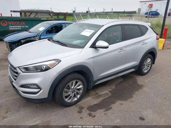 KM8J3CA46HU388673 2017 HYUNDAI TUCSON - Image 2