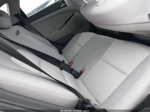 KM8J3CA46HU388673 2017 HYUNDAI TUCSON - Image 8