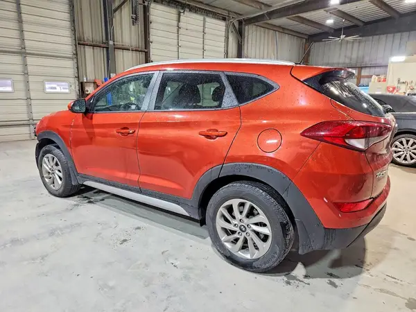 KM8J3CA46HU397793 2017 HYUNDAI TUCSON - Image 2