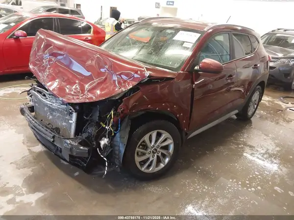 KM8J3CA46HU402247 2017 HYUNDAI TUCSON - Image 2