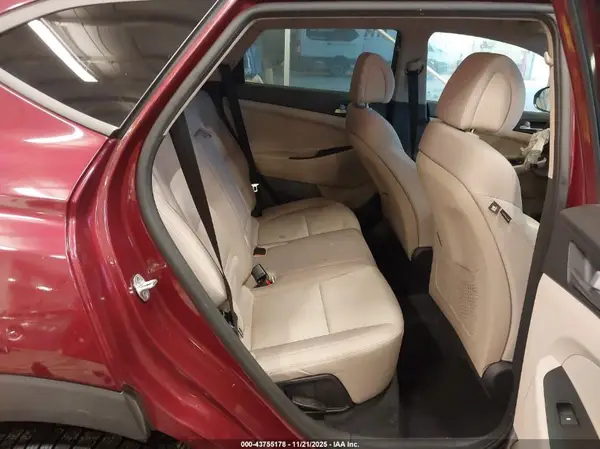 KM8J3CA46HU402247 2017 HYUNDAI TUCSON - Image 8