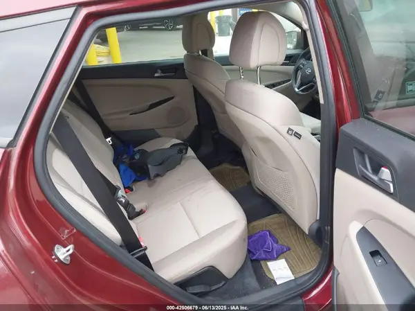 KM8J3CA46HU417931 2017 HYUNDAI TUCSON - Image 8