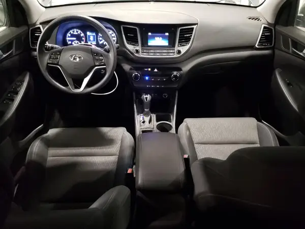 KM8J3CA46HU418061 2017 HYUNDAI TUCSON - Image 8