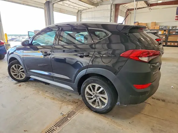 KM8J3CA46HU431084 2017 HYUNDAI TUCSON - Image 2