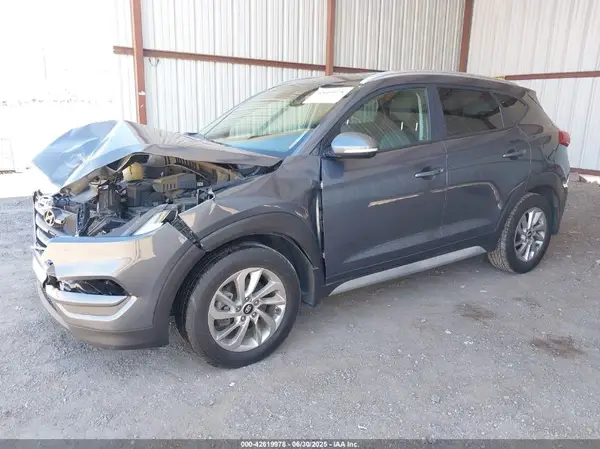 KM8J3CA46HU436625 2017 HYUNDAI TUCSON - Image 2