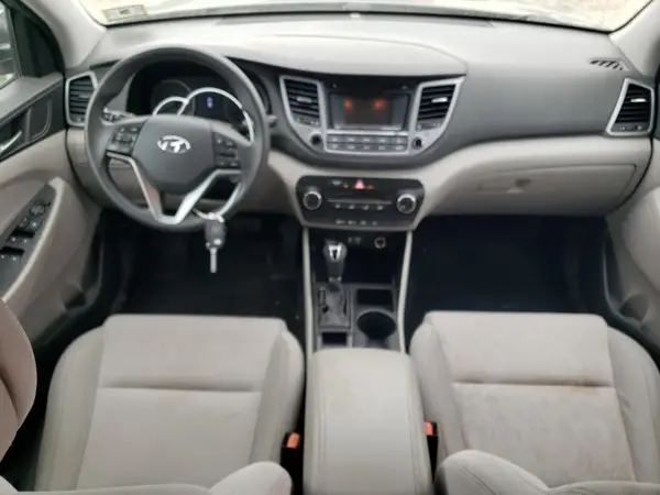 KM8J3CA46HU437600 2017 HYUNDAI TUCSON - Image 8