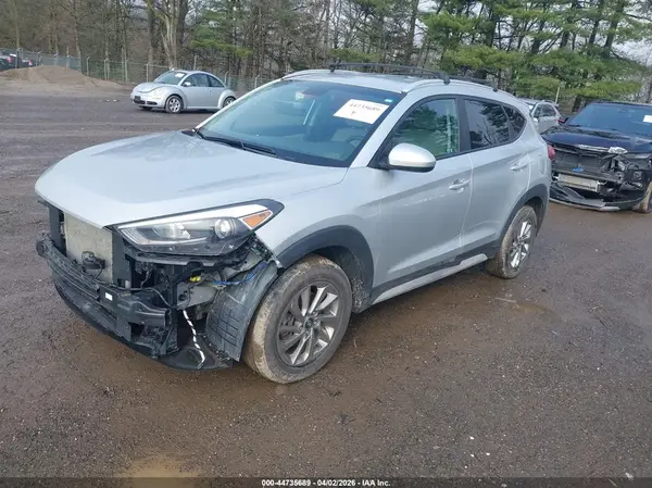 KM8J3CA46HU439945 2017 HYUNDAI TUCSON - Image 2