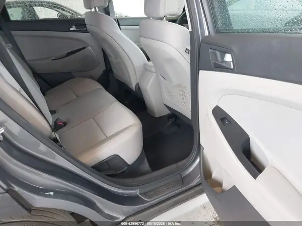 KM8J3CA46HU445552 2017 HYUNDAI TUCSON - Image 8